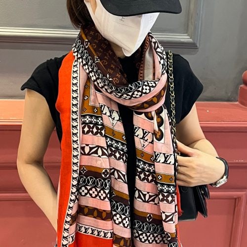 LL scarf