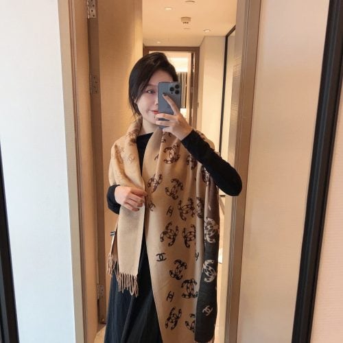 CH scarf
