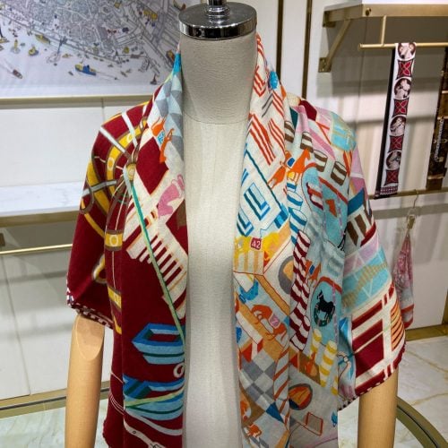 HH scarf