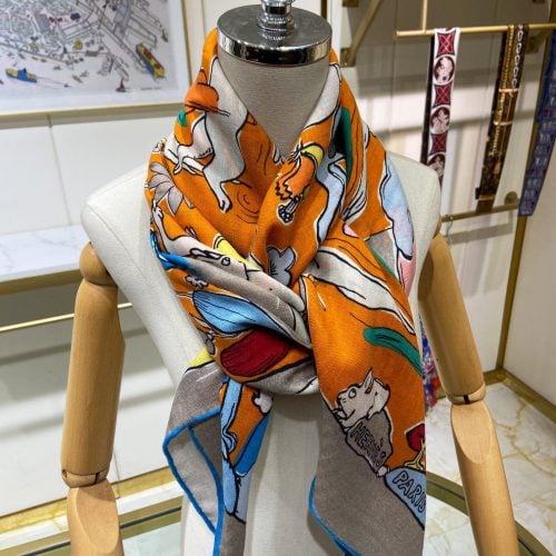 HH scarf