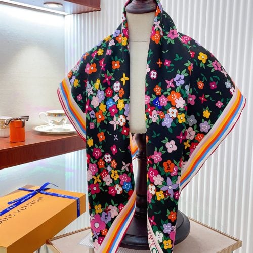 LL scarf