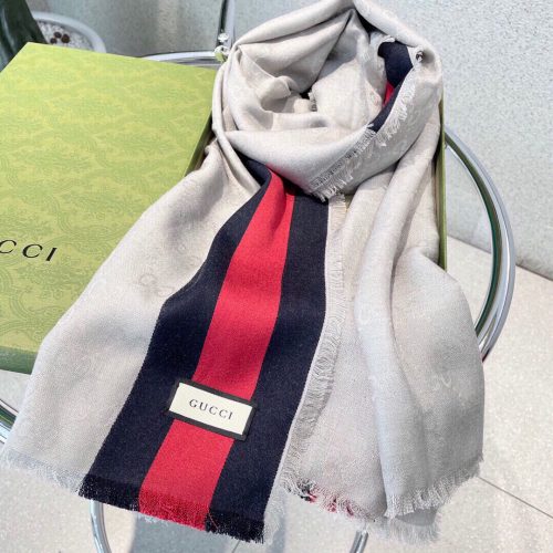 GG scarf