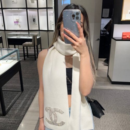 CH scarf