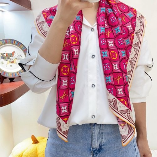 LL scarf