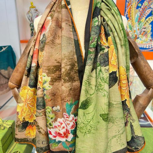 GG scarf