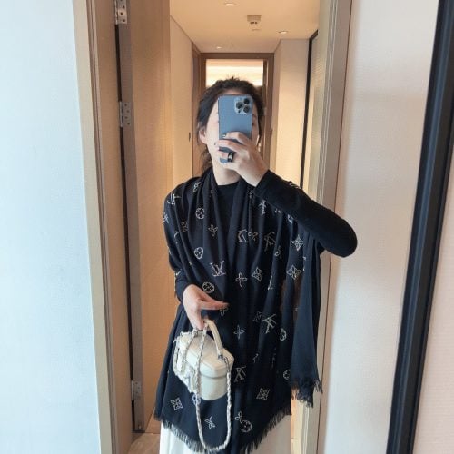 LL scarf