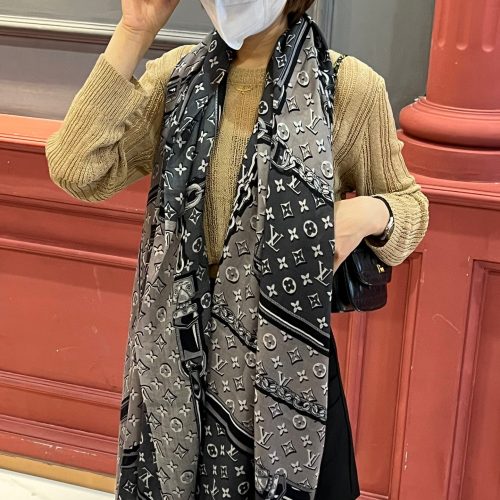 LL scarf