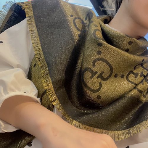 GG scarf