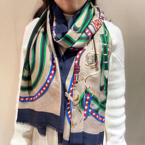 HH scarf