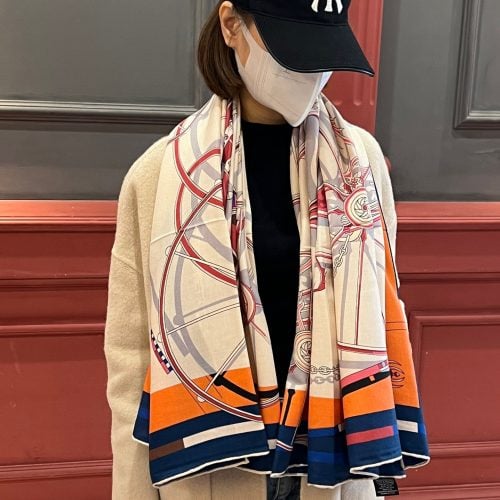 HH scarf