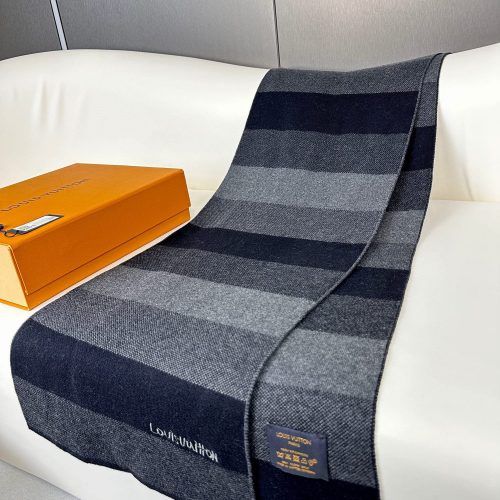 LL scarf