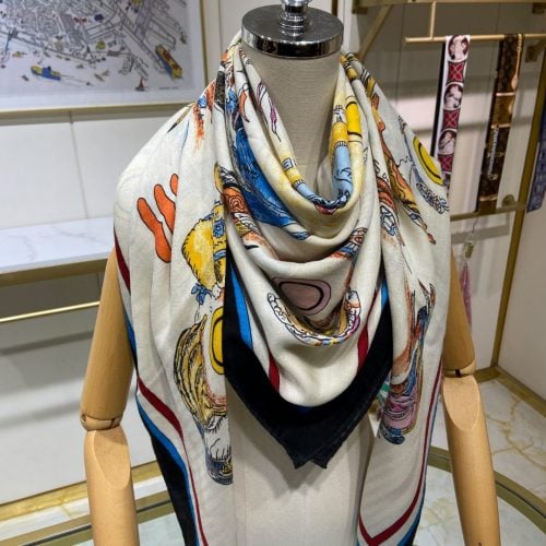 HH scarf