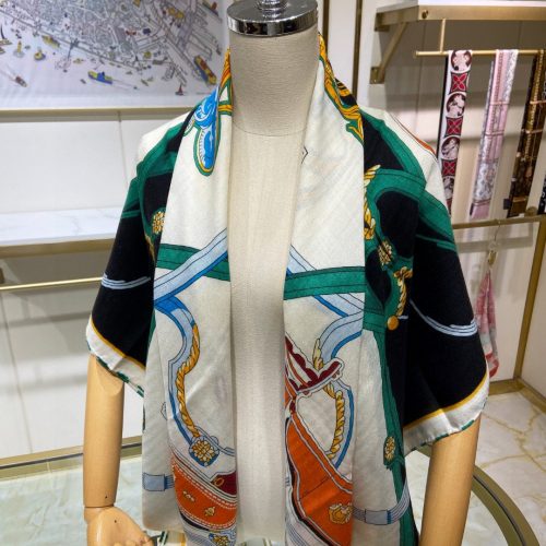 HH scarf