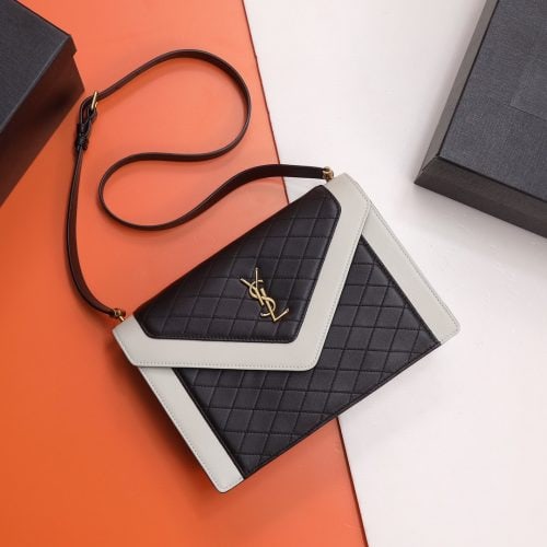 Envelope Bag for relaxed shoulder carry