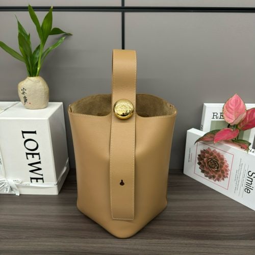 Pebble Bucket bag