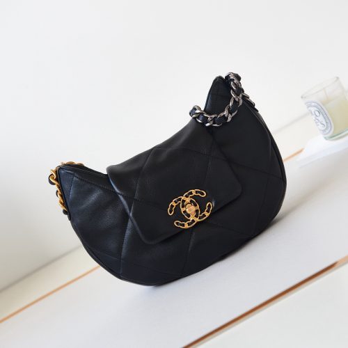 underarm bag
