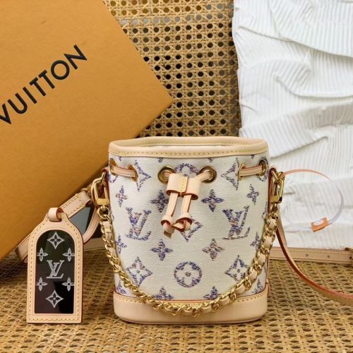 NANO NO É handbag