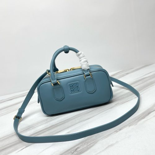 Mi's new bowling bag