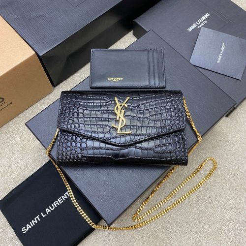 Uptown Mini Envelope Pack for daily accessory styling