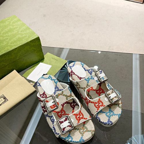 GG slippers
