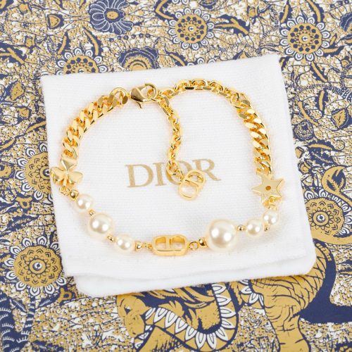 CD pearl bracelet