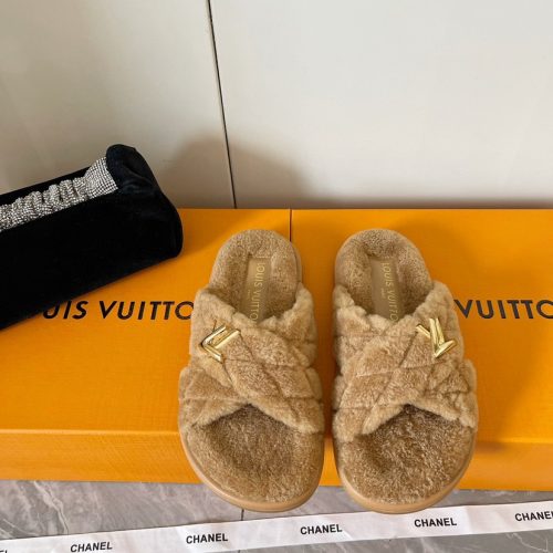 New wool slippers for autumn and winter