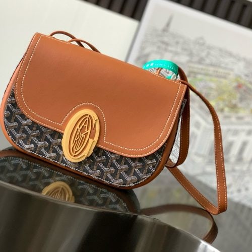 Messenger Bag for hands-free daily outfit