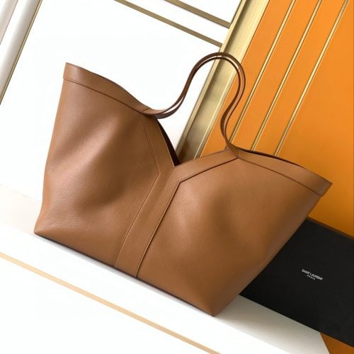 Fine Grain Leather Tote Bag for large capacity carry