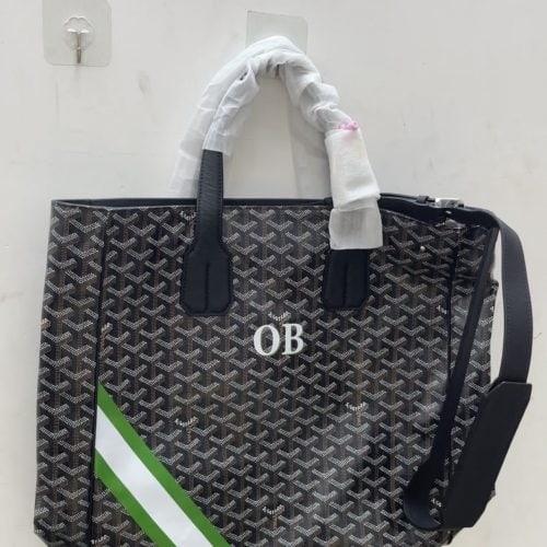 Personalized Letter Detail Handbag for relaxed shoulder carry