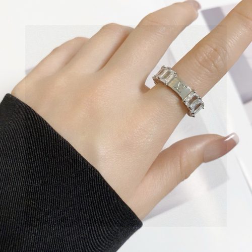 LL Ring